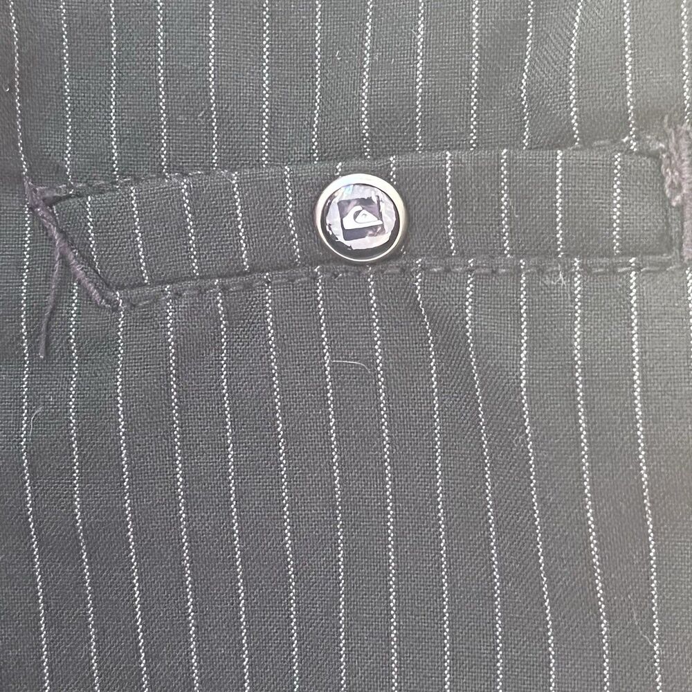 Quiksilver Pinstripe Union Surplus Flat Front Shorts Mens 34 Black Surfer Preppy - Picture 6 of 13